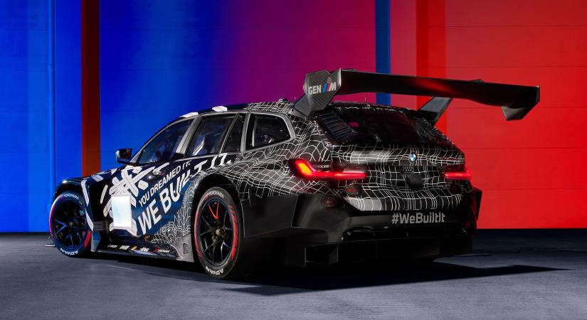 Áprilisi tréfának indult, a Nürburgringen rajtol a BMW M3 Touring versenyváltozata