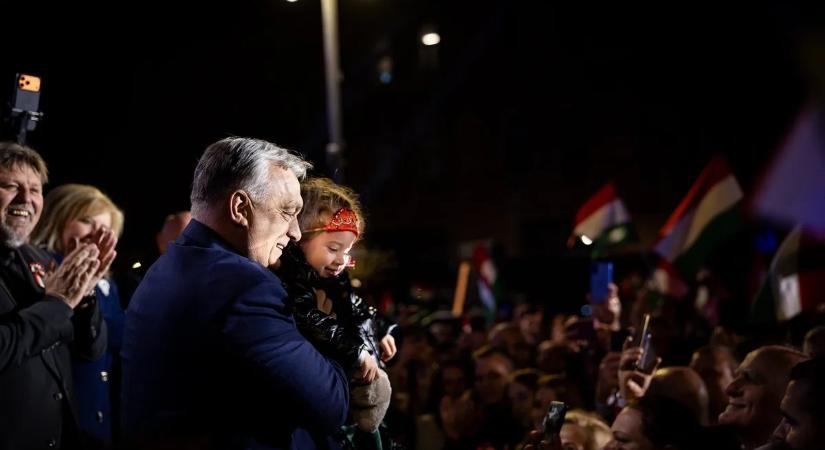 Így fogadta Orbán Viktor a legfiatalabb rajongóját – videó