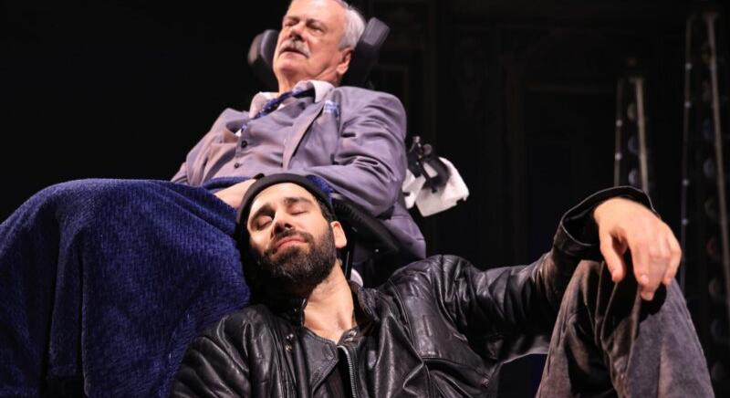 Kaposváron mutatták be az „Életrevalók” színpadi változatát Dicső Dániel rendezésében