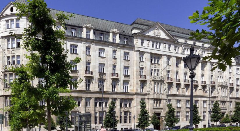 Magyar Péter: A Parlamentet is el akarják adni április 12. előtt?