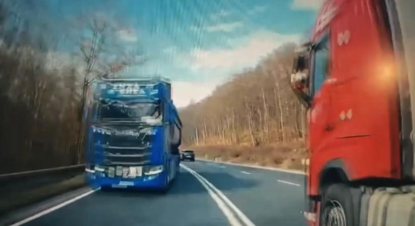 Videón a kamionok közé szorult rémálom: szerinted ki kapta a bírságot?