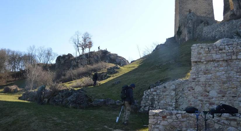 Elképesztő leletek kerültek elő a cseszneki várnál