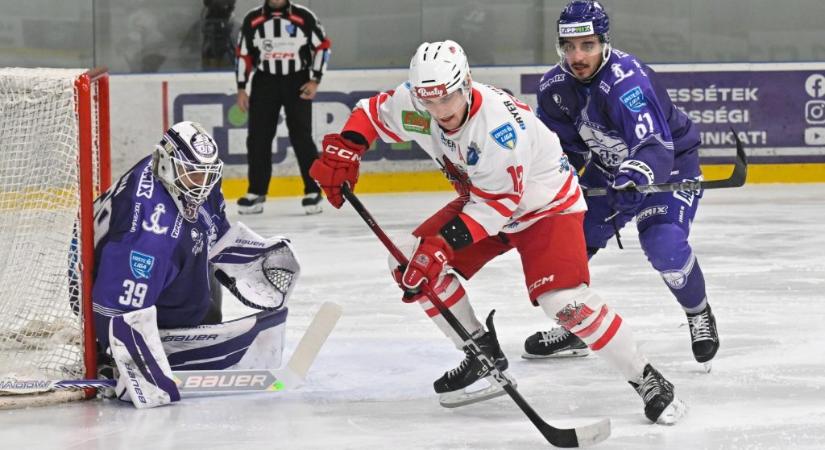 Csúnyán átrendezte az újpesti hokis arcát a korong