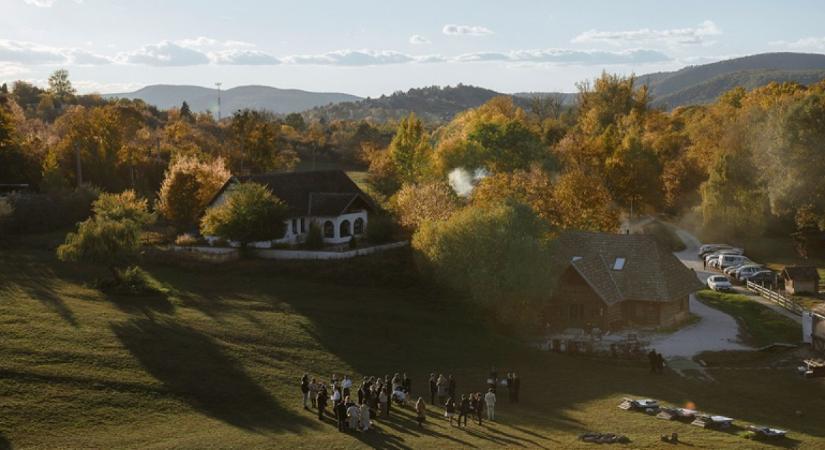 Esküvői évszakok – Milyen előnyei és hátrányai vannak a tavaszi, nyári, őszi, téli esküvőnek?