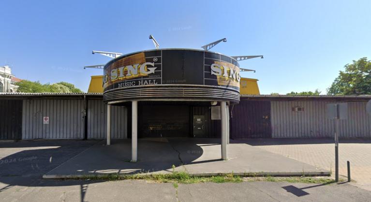 Lakat került a híres szegedi szórakozóhely kapujára, a Sing Sing fellebbez a döntés ellen