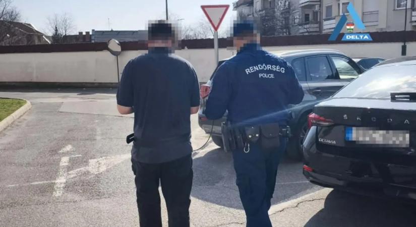 Görkorcsolyás díler Kalocsán, fiatalkorúaknak is árult - Fotó