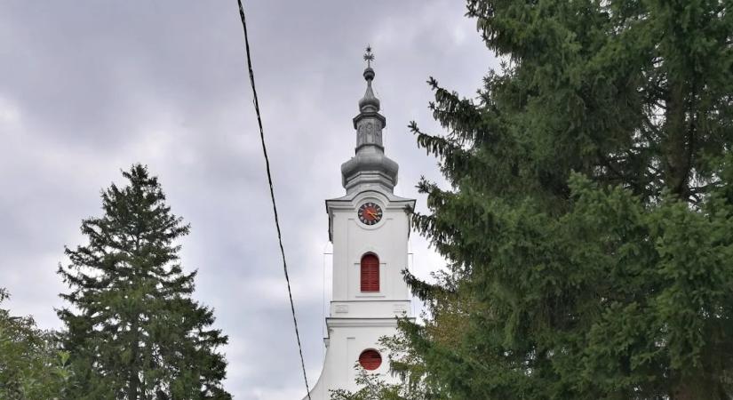 Tizenhét település szakrális kincsei kerültek a fotókkal illusztrált kötetbe