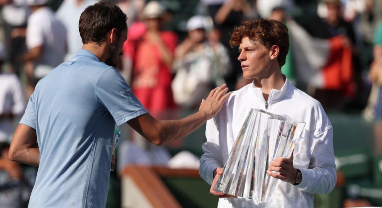 Nem várt kihívóra akadhatott Jannik Sinner, miközben történelmet írt és rekordokat döntött