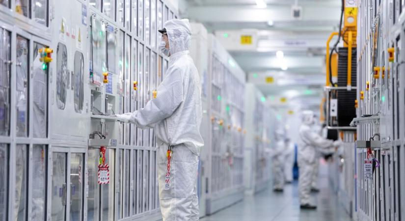 Szakértők szerint új fejlődési szakaszba lépett a globális akkumulátoripar