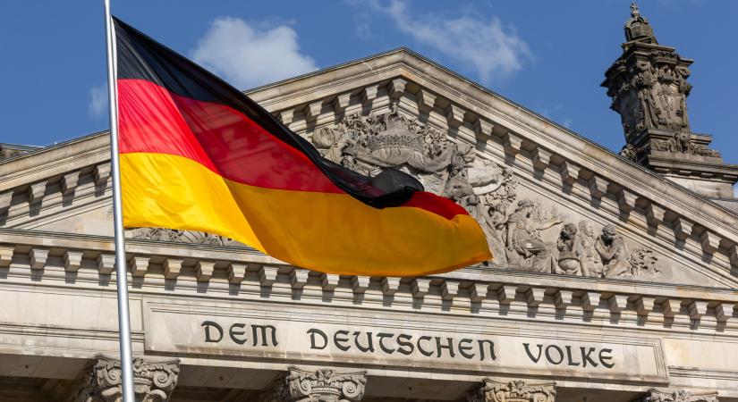 Lehullott a lepel: elképesztő trükkel játszotta át a beruházásokra szánt hatalmas összegeket a kormány