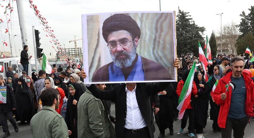 Irán új legfelsőbb vezetője elutasította a tűzszünetet