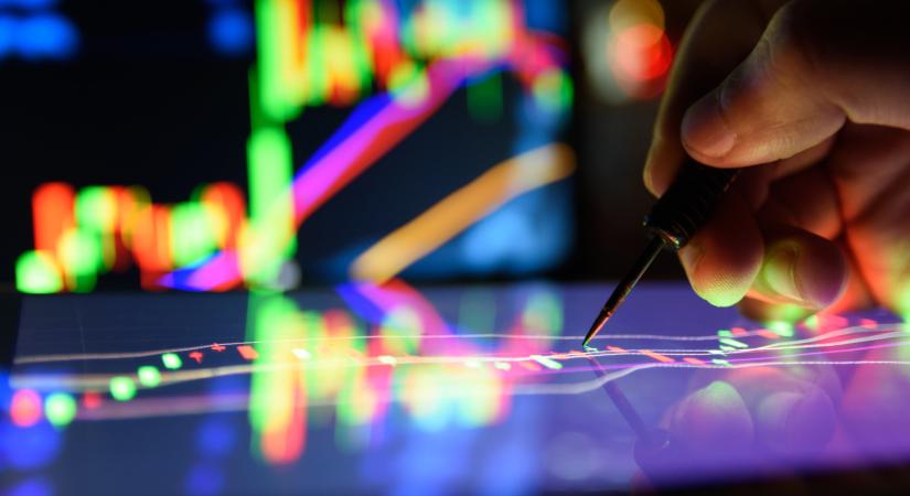 A Covid óta nem látott ütemben kezdtek el készpénzt felhalmozni a profi befektetők