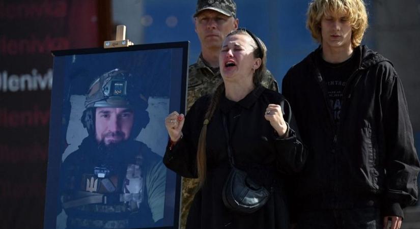 Néhány óra autóútra Nyíregyházától a halál, Ukrajna az özvegyek országa