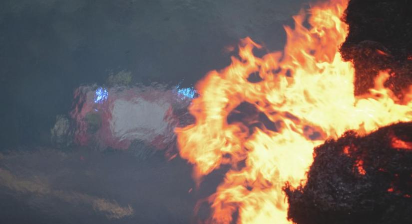 Nagy területen égett a nádas Csepreg és Peresznye között