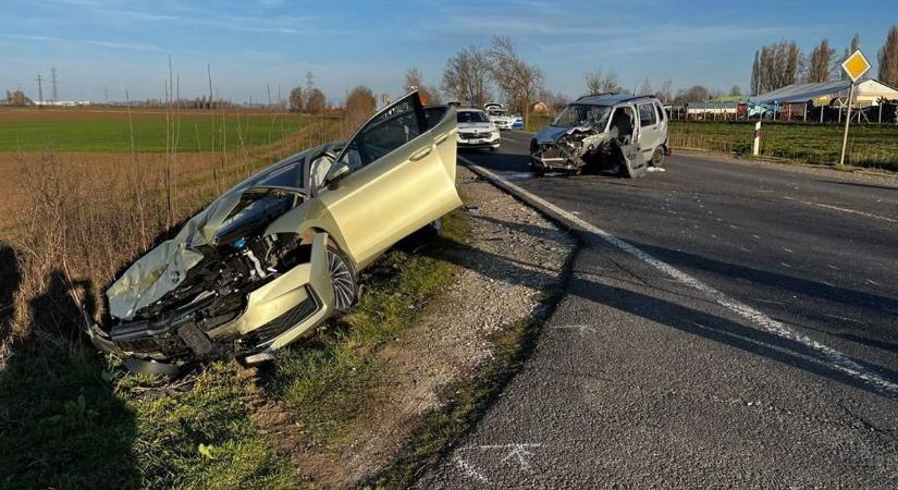 Mentőhelikoptert is riasztottak, ketten megsérültek - így történhetett a súlyos debreceni baleset - fotókkal, videóval!