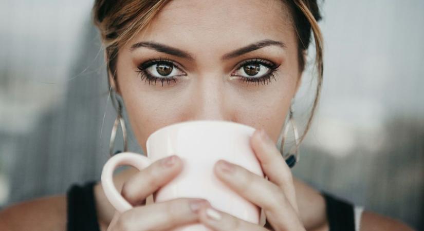 Délutáni fáradtság ebéd után? Az endokrinológus szerint ez az ital segíthet a leginkább