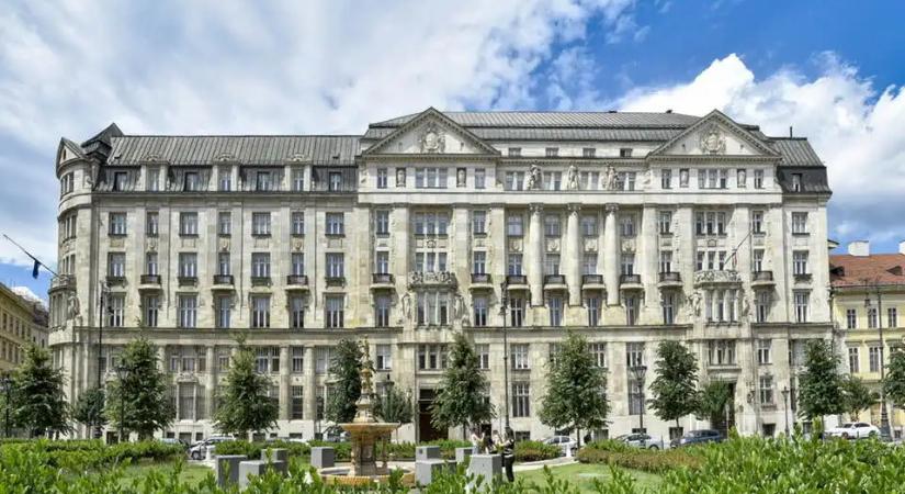 Magyar Péter: Semmisnek nyilvánítjuk a minisztériumi paloták kiárusítását