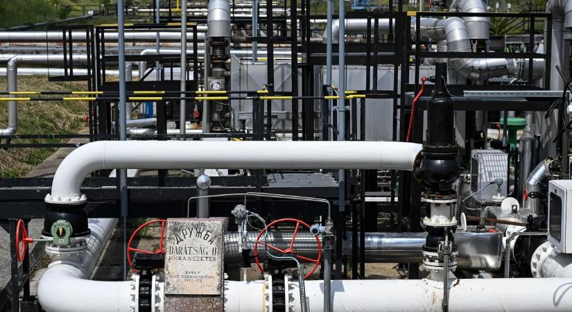 Tisza-adó: Brüsszel és a Tisza is összejátszik Zelenszkijjel. Együtt támadják a rezsicsökkentést az olcsó orosz olaj tiltásával