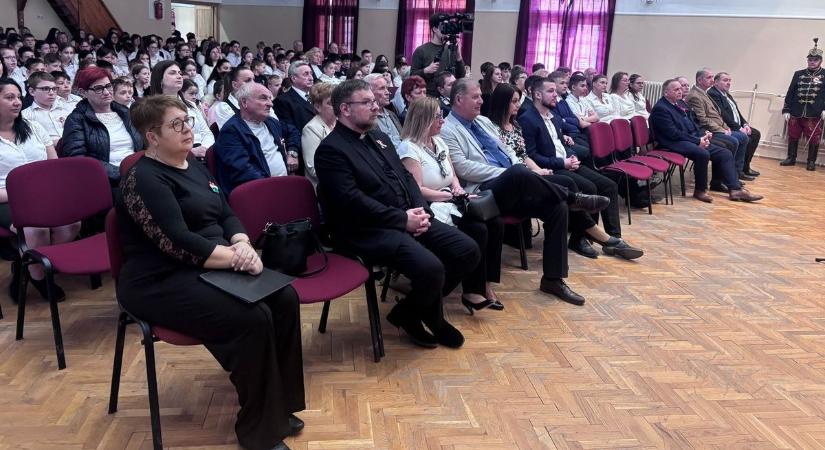 Helyi sportlegendák és színjátszó közösség kapott elismerést Jánosházán