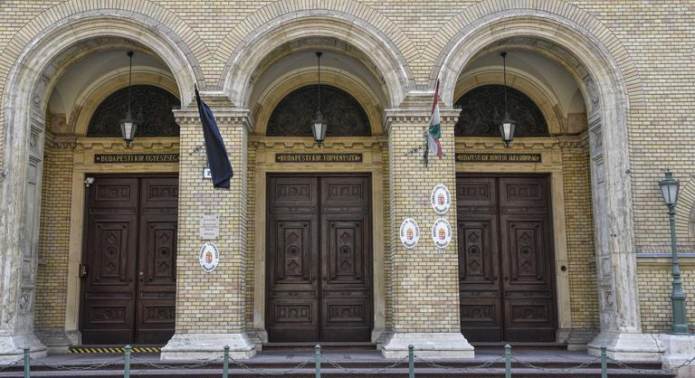 Hiába próbálta a kormány megszüntetni, folytatódott a több milliárd forint sorsát érintő bírósági per