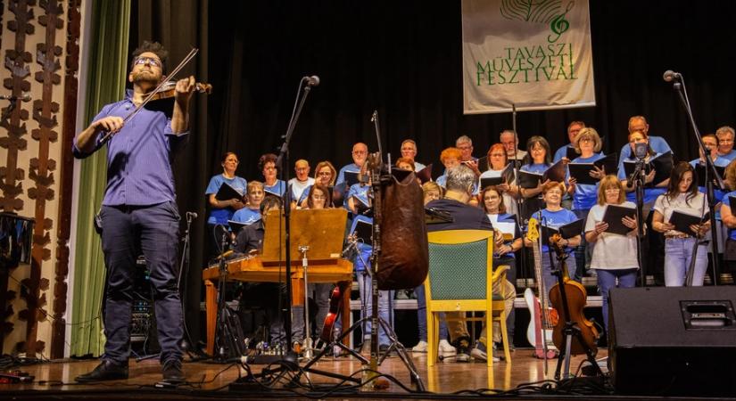 Bárdostól a gospelig – többszólamú népzenével indult a fesztivál