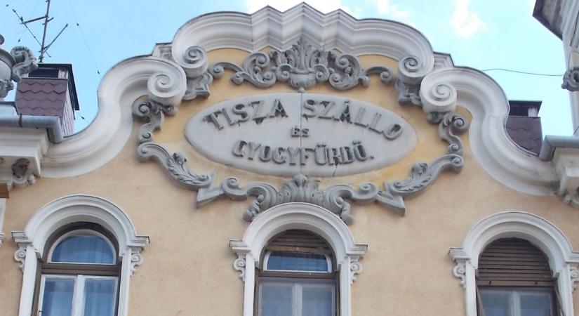 Elárverezik a szolnoki Tisza Szállót