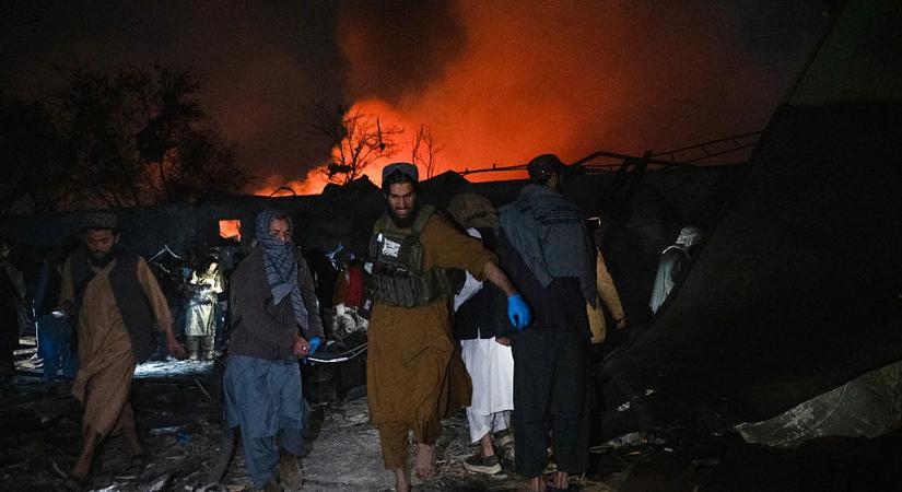 Afganisztán Pakisztánt vádolja egy kórház elleni légicsapással – több száz halott