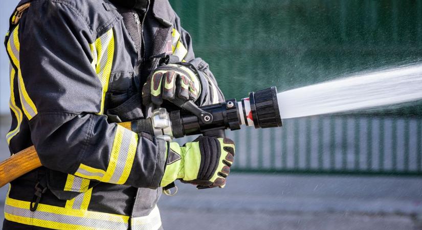 Nem indult jól a hét, több tűzesethez is riasztották a katasztrófavédelmet