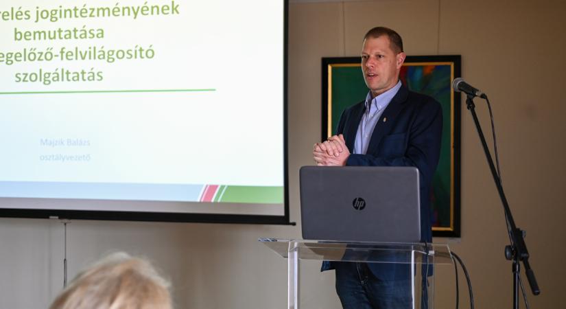 Büntetés helyett támogatás – Az elterelés került terítékre Békéscsabán