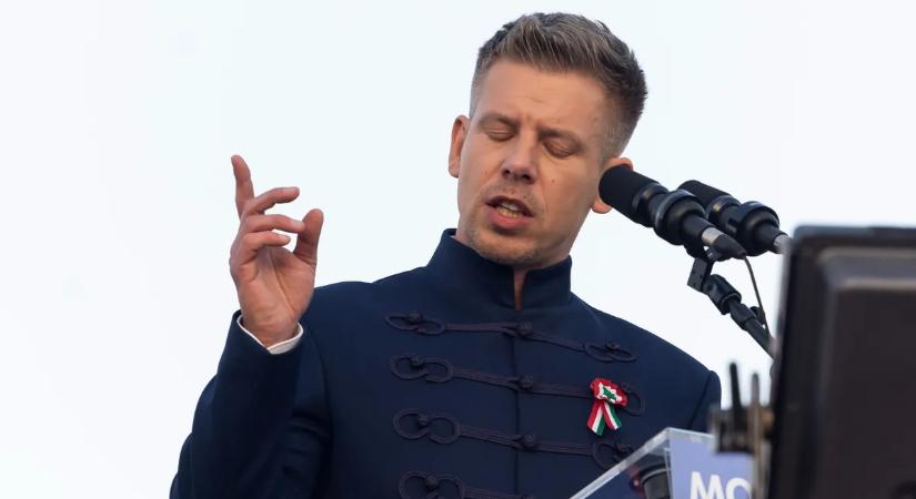 Egyre kínosabb: csupán két helyi volt Magyar Péter kondorosi gyűlésén