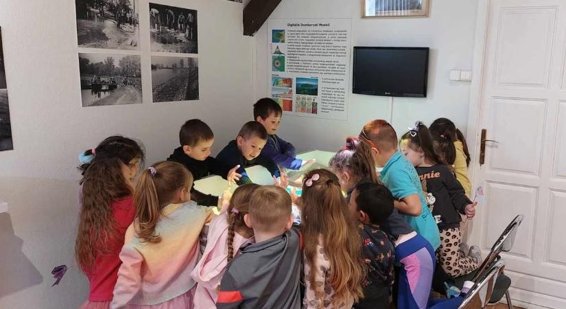 Vidám gyereksereget látott vendégül a barcsi múzeum