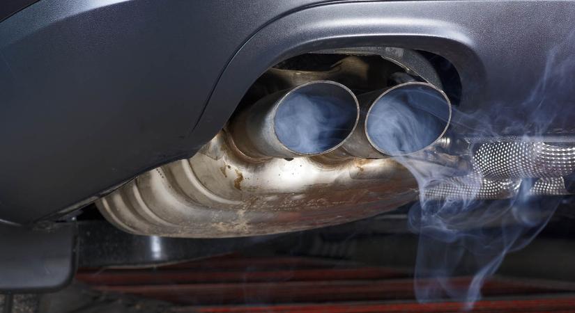 Egy nő elaludt az autójában egy parkolóban, nem ébredt fel többet