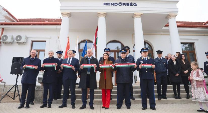 Megújult a balkányi kúria, a helyi rendőrök második otthona (fotók, videó)