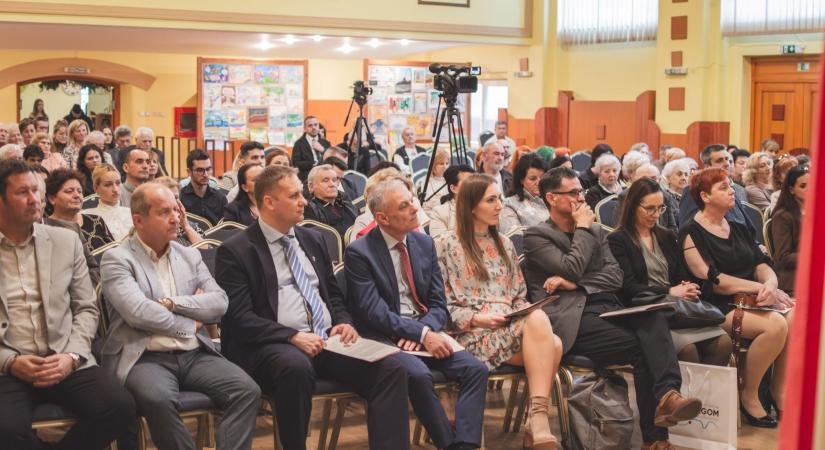 Egy ifjú tehetség, aki összehozta a két határ menti várost