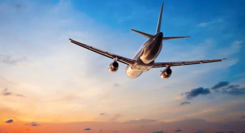 Rejtélyes repülőgép cirkál a magyar égbolton