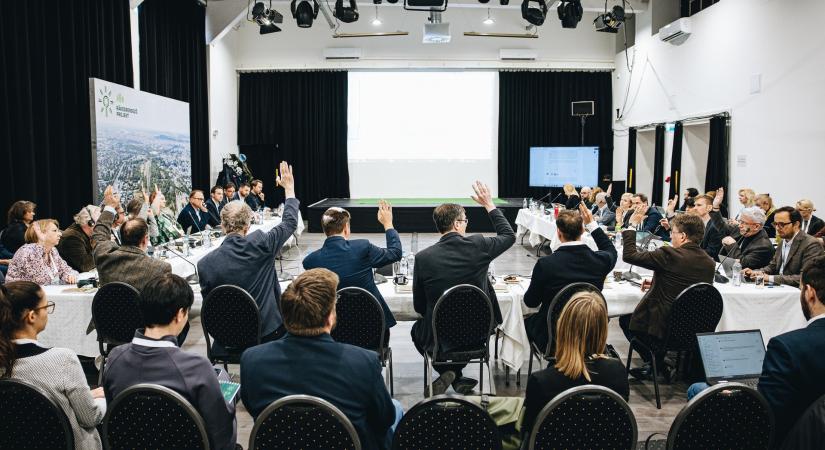 Ma és holnap döntenek a rákosrendezői tervpályázat győzteséről