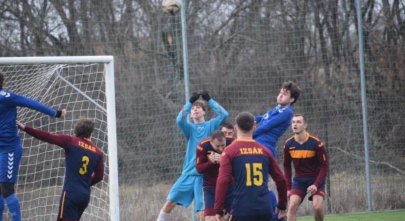Győzött és növelte az előnyét nyugaton a Szakmár