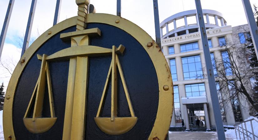 Körözést adtak ki Oroszországban a legnagyobb független lap, a Meduza főszerkesztője ellen