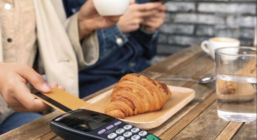 Borravaló bankkártyával