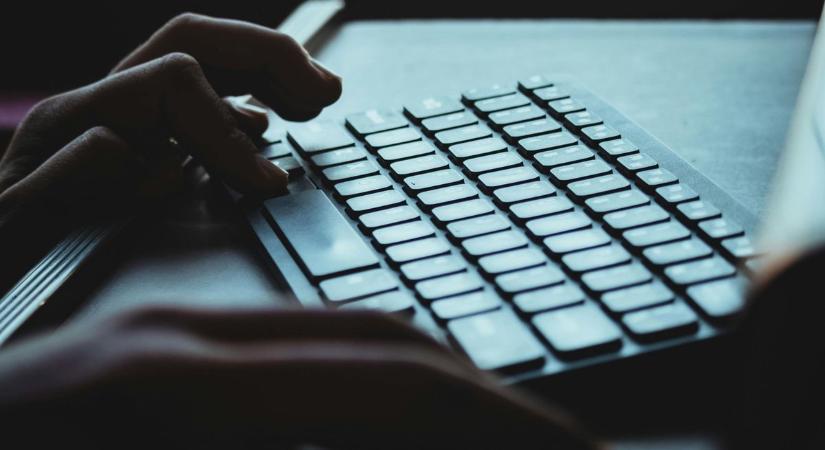 Kislányokról készült pornográf felvételeket töltött le a litéri férfi