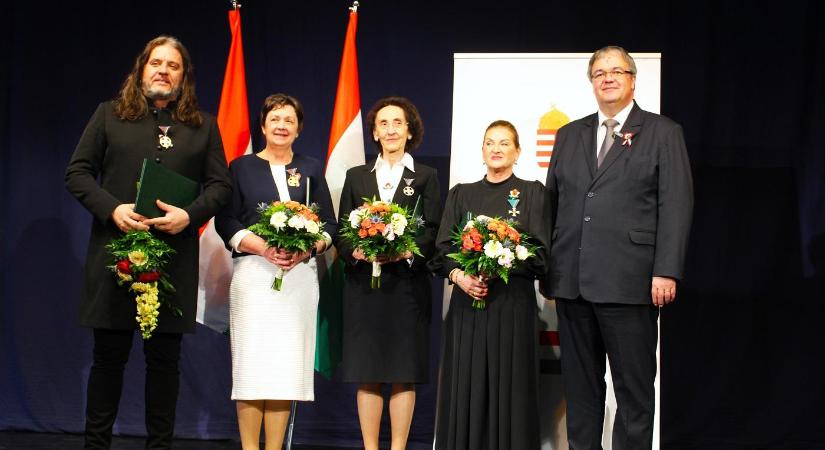 Rangos magyar állami kitüntetéseket adtak át Ipolyságon