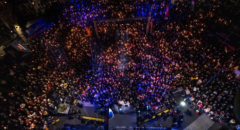 Hamarosan Orbán Viktor is színpadra lép az országjárás egri állomásán