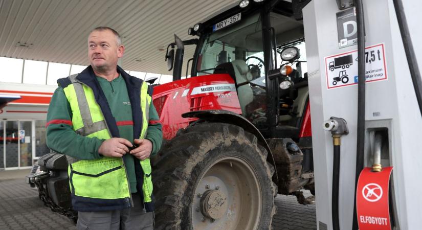 Nehéz lesz odaférni a benzinkutakhoz, kombájnnal kell járniuk a gazdáknak az olcsóbb üzemanyagért