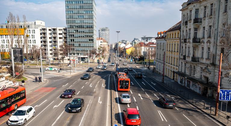 Súlyos lépést fontolgat a szlovák kormány a külföldi autósok esetében