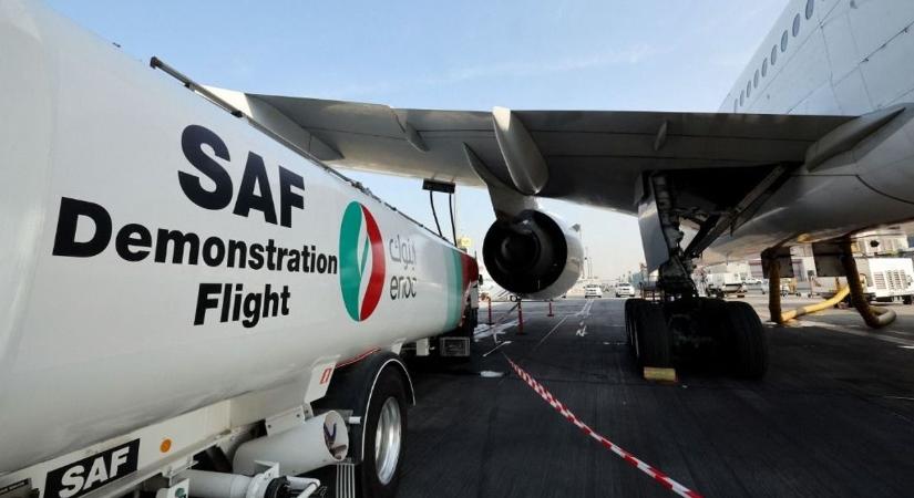 Kerozinfrászban az uniós légitársaságok, Brüsszeltől kérnek segítséget – az autós lobbi sikerére apellálva