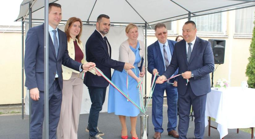 Milliárdos támogatás: új korszak kezdődik a szakképzésben Dunaújvárosban (galéria, videó)