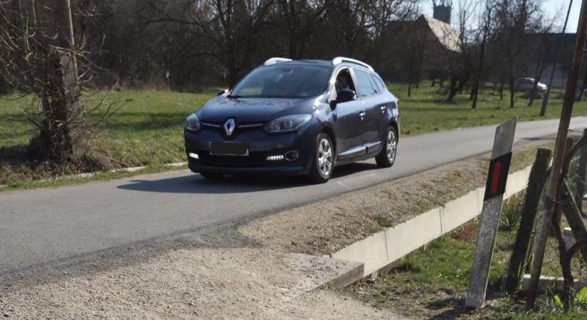 Ilyen autóval járják a csalók a vasi város és környékét - olvasónk le is fotózta a járművet