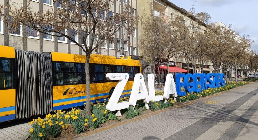 Elkel egy vékony sapka holnap reggel