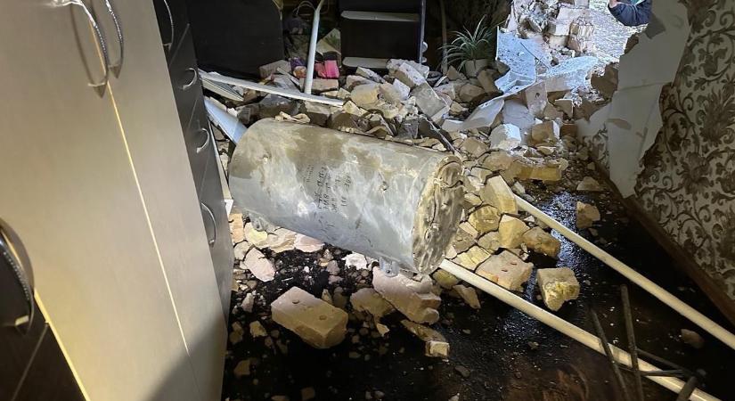 Csodával határos túlélés: rakétadarab csapódott egy lány hálószobájába Kijev megyében