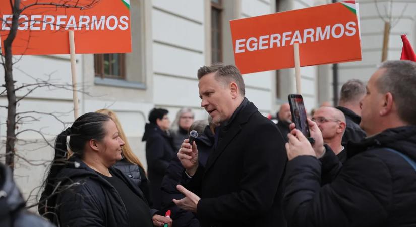Nem hiszed el, ki van ott a tömegben Orbán Viktor országjárásának következő állomásán